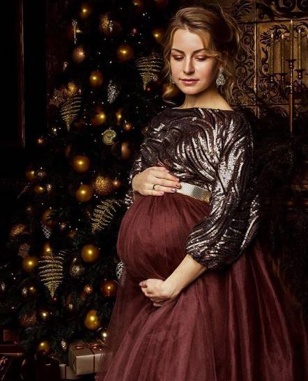 Фотосесія вагітності новорічна у студії, фото - Фотограф Виктория Сазанова