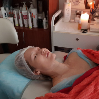 Насолода від процесу. Від масажу розслаблення усього тіла та одразу ще і доглядова процедура обличчя