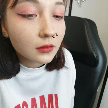 Прокол носа
                    Мастер по пирсингу Валентина Одесса