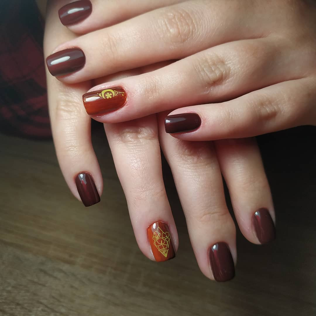 Маникюр на короткие ногти с рисунком бордовый, фото - Мастер маникюра Елена