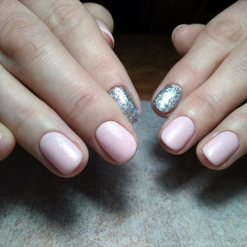 Маникюр со снятием и покрытием
                    Майстер манікюру Анна Запоріжжя