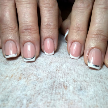 Маникюр со снятием и покрытием
                    Майстер манікюру Анна Запоріжжя