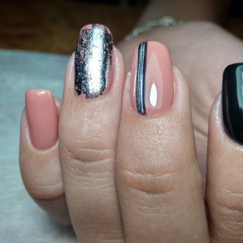 Маникюр со снятием и покрытием
                    Майстер манікюру Анна Запоріжжя