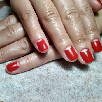 Маникюр со снятием и покрытием
                    Майстер манікюру Анна Запоріжжя