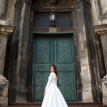 весільна фотосесія, фотосесія біля дверей