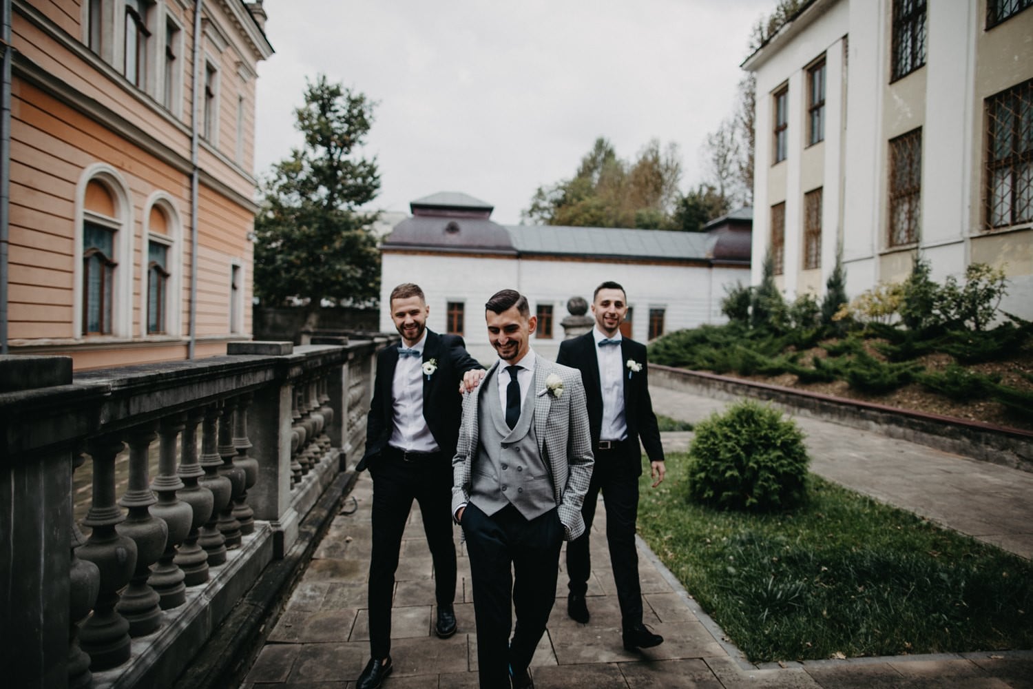 Чоловіча фотосесія стильна у костюмі, фото - Фотограф Євген Кукулка