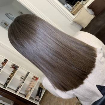 Відновлюючи процедури для пошкодженого волосся 