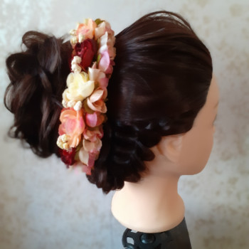 Книжный пучок,с французской косой