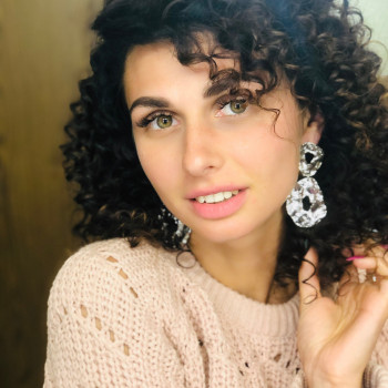 Афрокудри Эффектная укладка
                    Визажист Ксения Красовская Киев