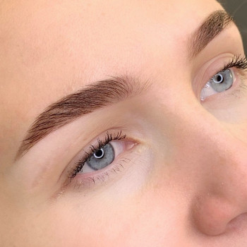 Фарбування брів фарбою
                    Майстер перманентного макіяжу Эва Одеса