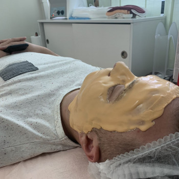Мигдальний пілінг
                    Косметологічний центр Косметология Наталии Вишникиной Київ