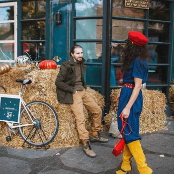 Фотосессия пары с тюками сена лав стори, фото - Фотограф Татьяна Кожухарь
