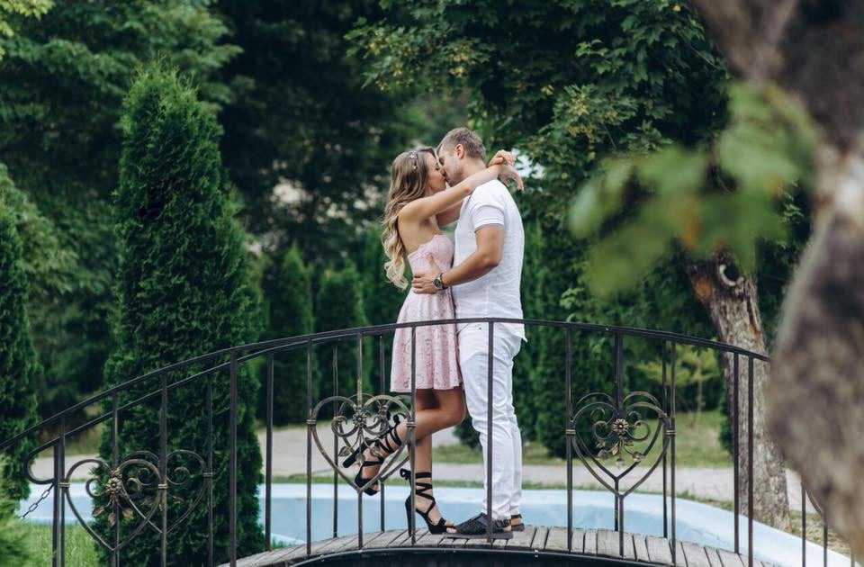 Фотосесія на природі пари у парку, фото - Фотограф Владимир Есипов