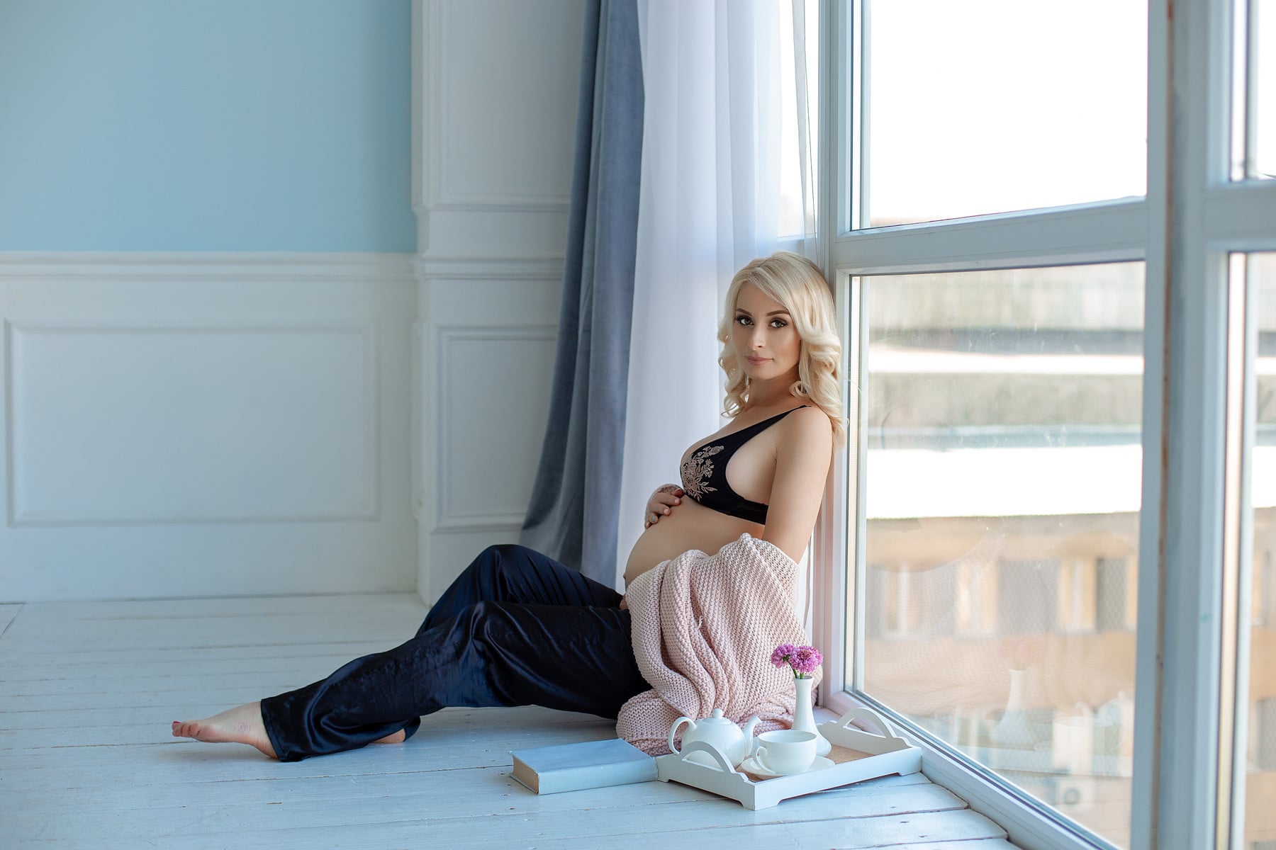 Фотосесія вагітності в нижній білизні вдома, фото -  Анна Колесникова