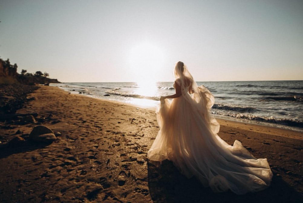 Весільна фотосесія на пляжі у сукні, фото - Фотограф Анна Балан