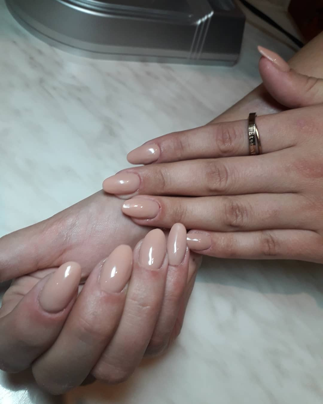 Нюдовий манікюр мигдаль однотонний (монохромний), фото - Майстер манікюру Лина
