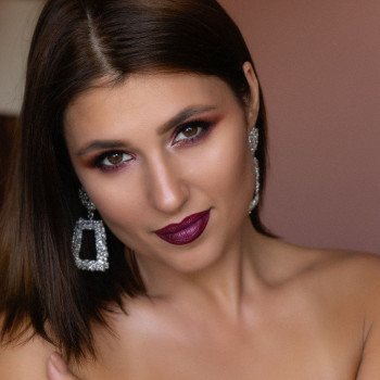 Визажист. Все виды макияжа
                    Косметолог Дарья Маріуполь