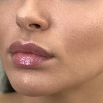 Визажист. Все виды макияжа
                    Косметолог Дарья Маріуполь