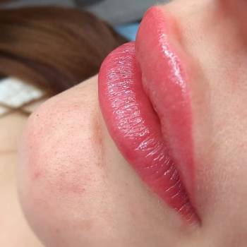 Губы в акварельной технике