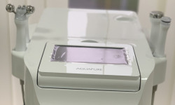 Гідропилинг на платформі Aqua Pure Косметолог Галина Николаевна Ровно