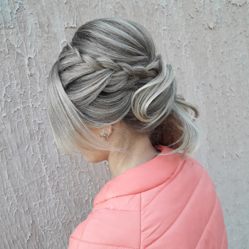 Праздничная, вечерняя прическа
                    Парикмахер-стилист Яна Запорожье