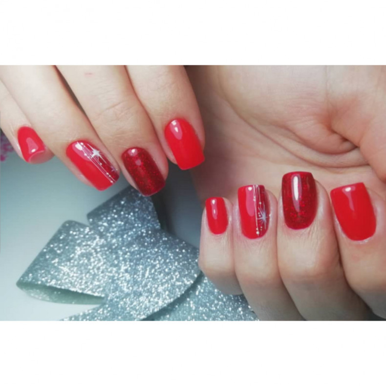 Червоний манікюр з блискітками малюнком, фото - Нігтьова студія Vi Vi Nails