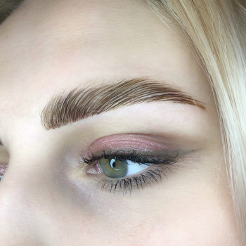 Долговременная укладка бровей
                    Косметолог-эстетист Ольга Одесса