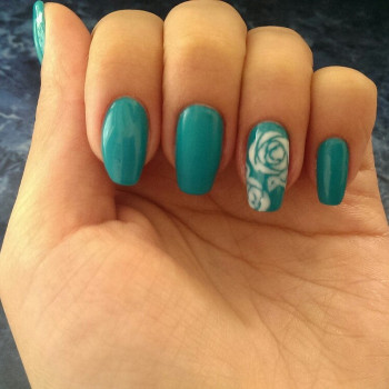 Маникюр с цветами, фото - Мастер маникюра Алёна Василенко