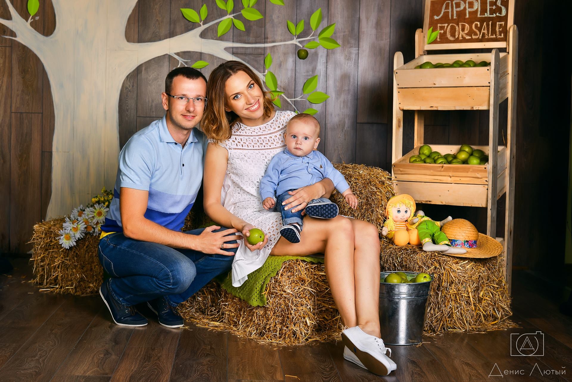 Сімейна фотосесія у студії тематична, фото - Фотограф Денис Лютый