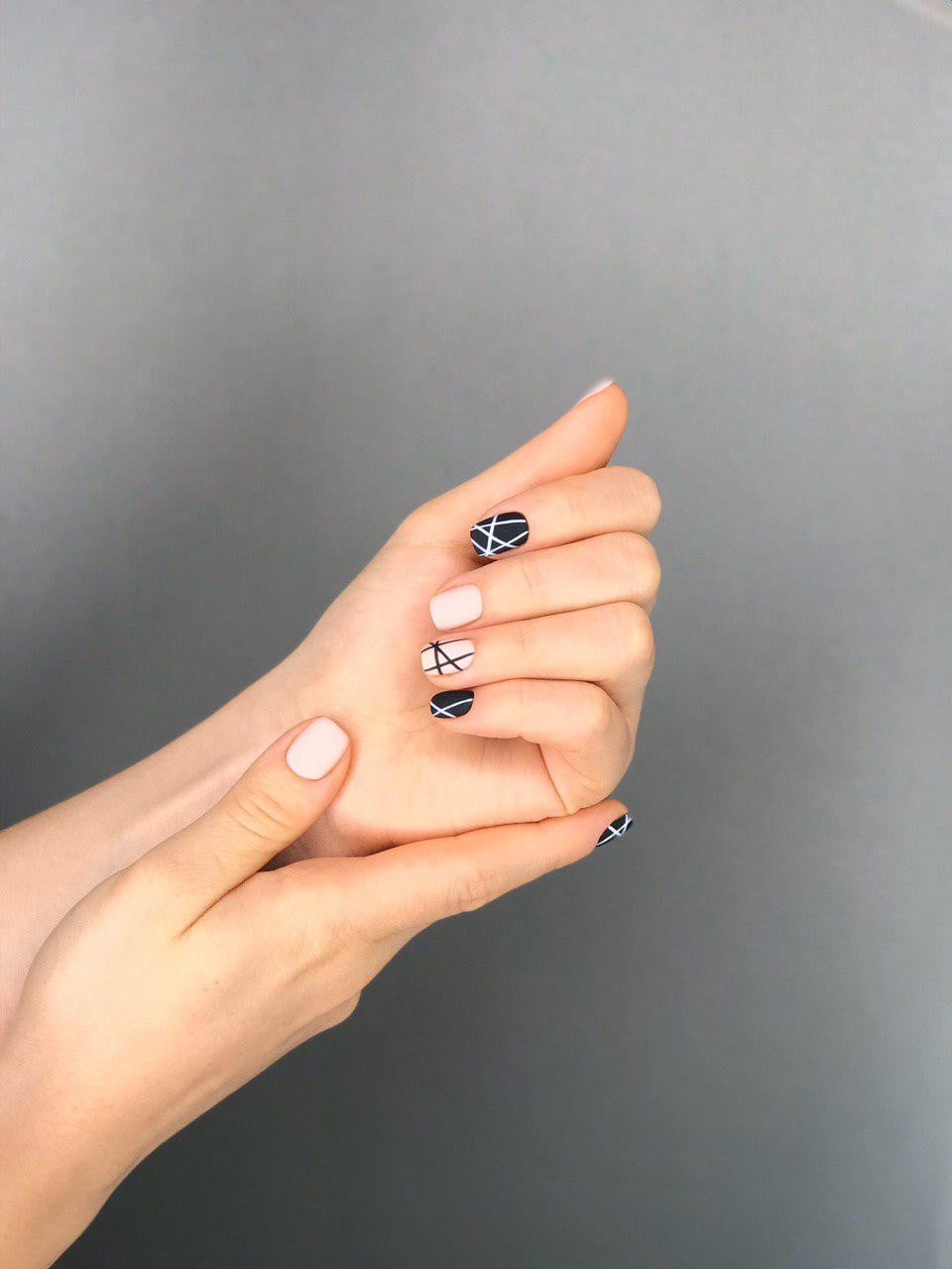 Маникюр на короткие ногти нюдовый геометрия, фото - Студия красоты Brave Beauty Bar