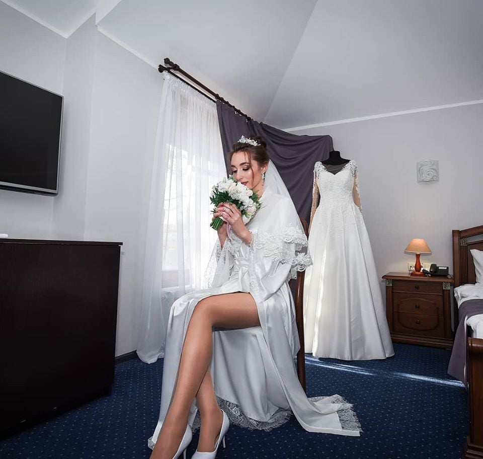 Весільна фотосесія вдома на стільці, фото - Фотограф Владимир Клушин