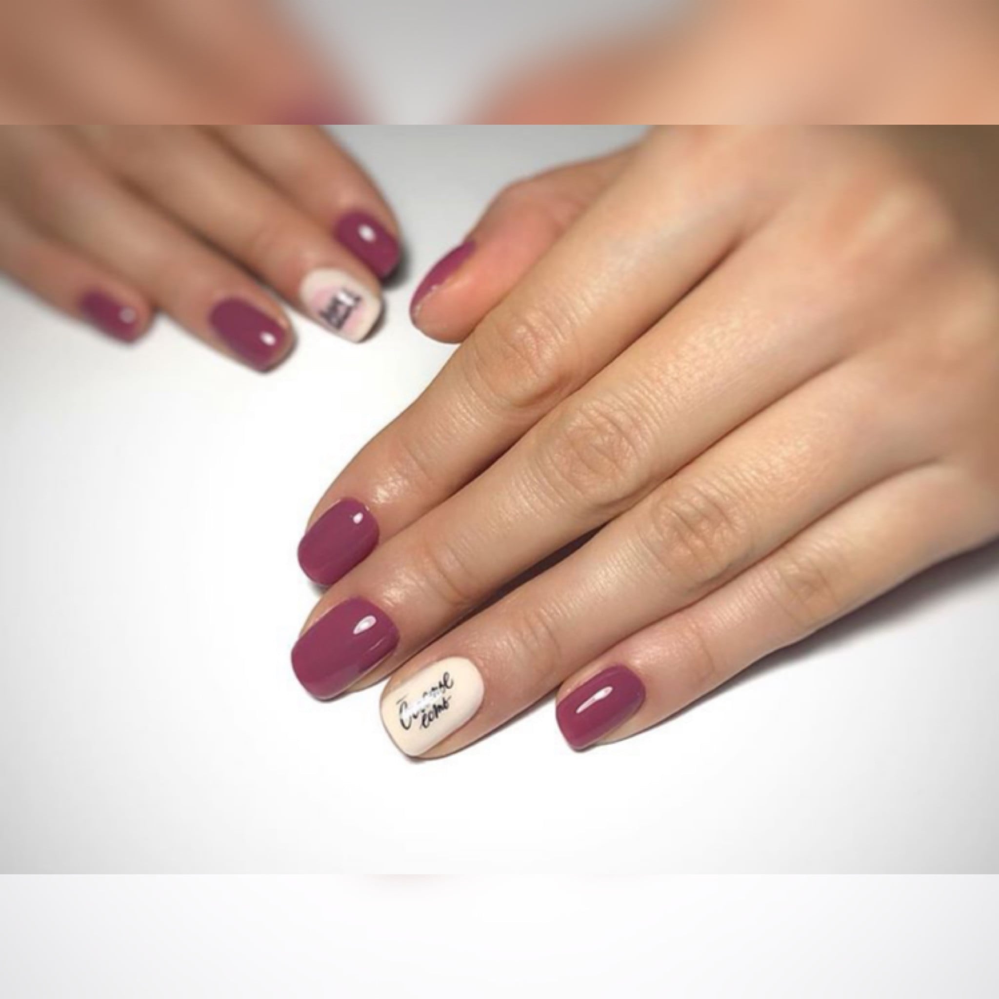 Ніжний манікюр з малюнком бордовий, фото -  Beautylife Studio