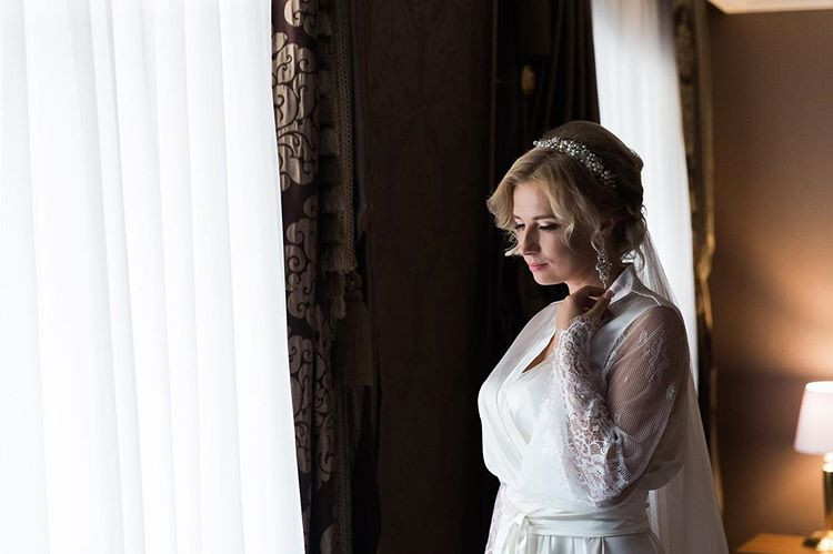 Весільна фотосесія вдома у сукні, фото - Фотограф Анна Задорожняя