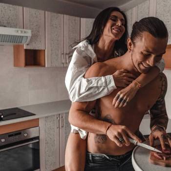 фотосессия пары, фотосессия дома, фотосессия лав стори, фотосессия на кухне