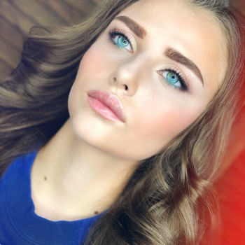 Вечерний макияж
                    Бровист Ксения Николаев