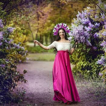 фотосесія в образі королеви, фотосесія з бузком, літня фотосесія