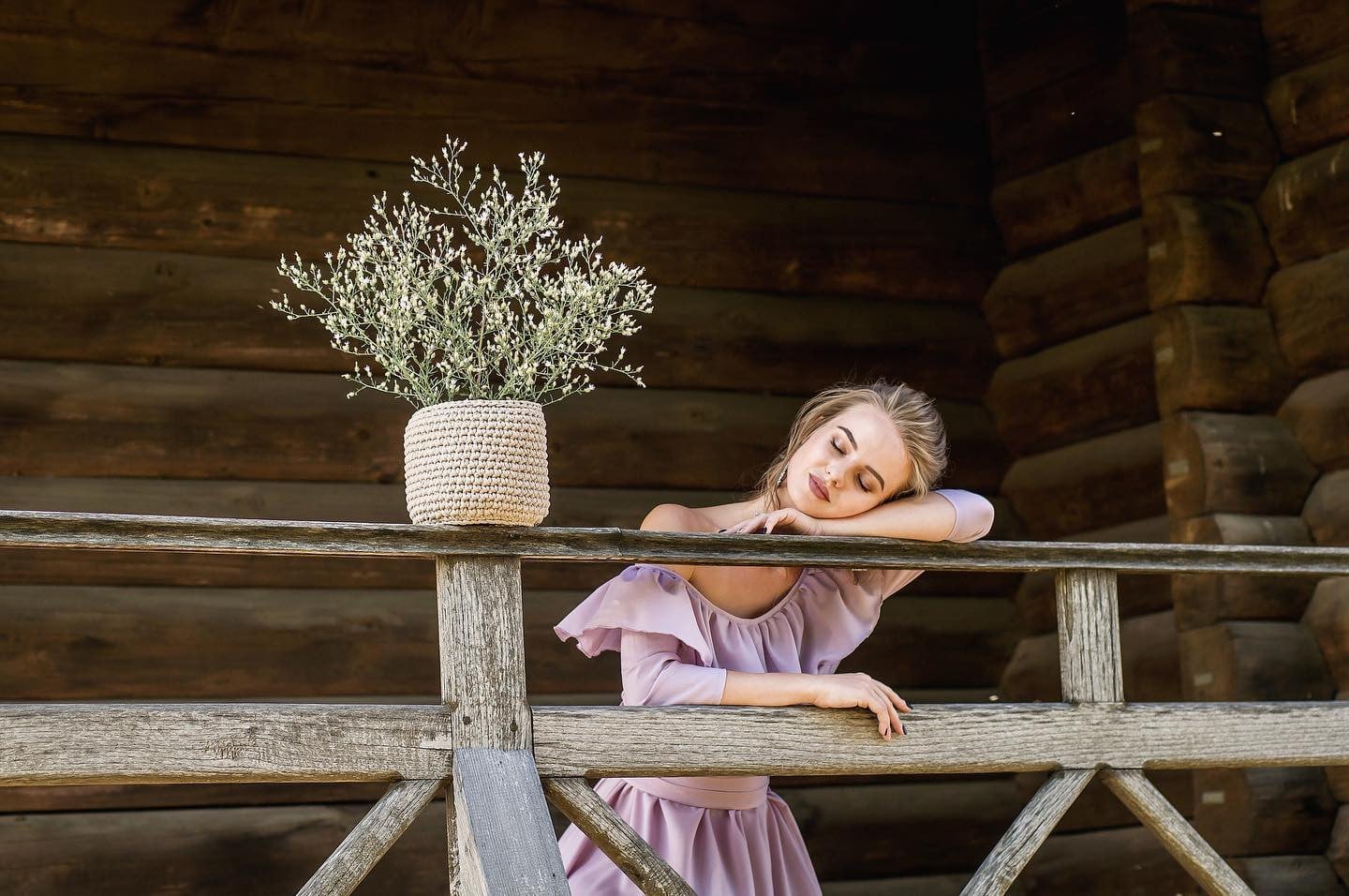 Фотосесія вдома ніжна у сукні, фото - Фотограф Ольга Щербина