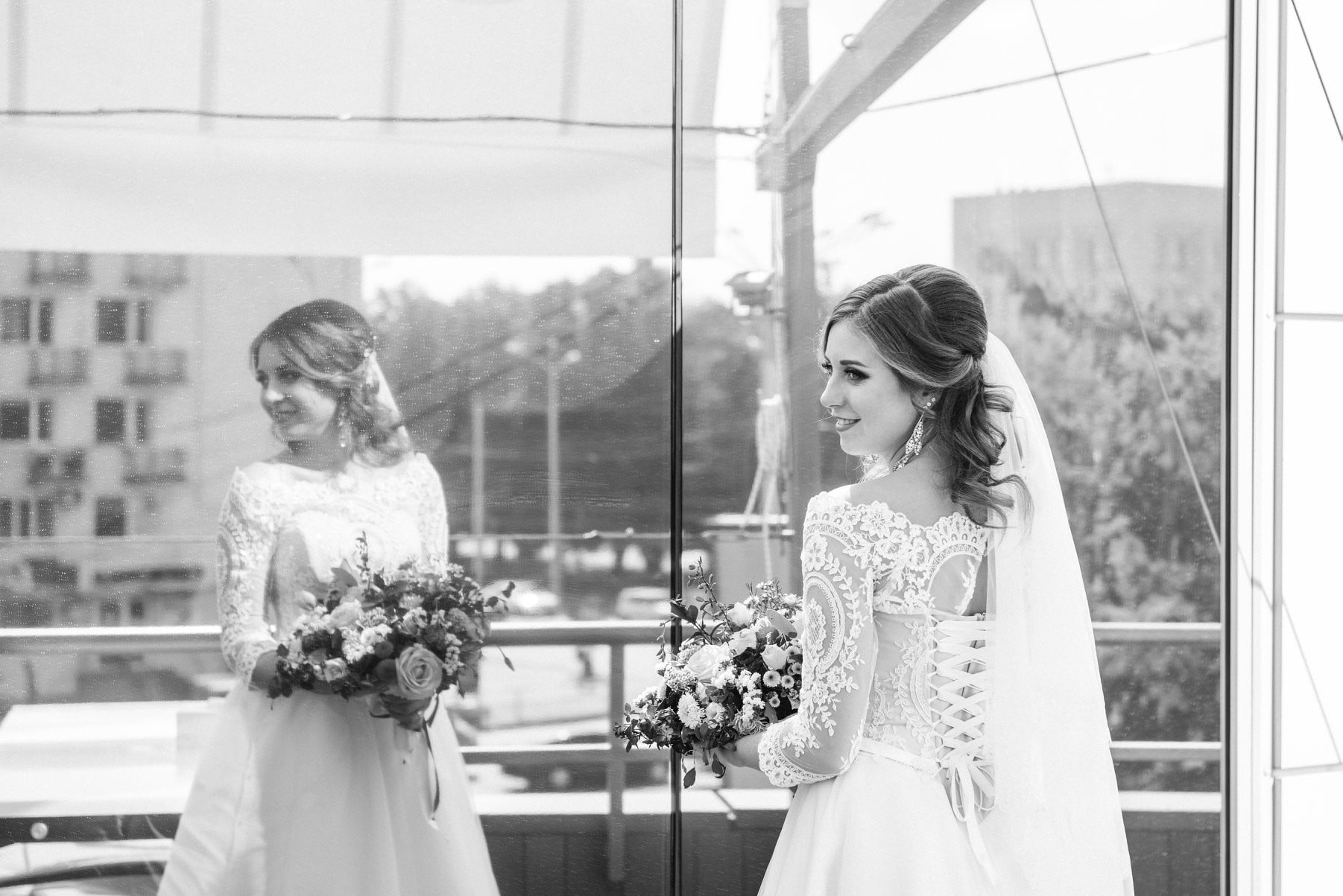 Весільна фотосесія з букетом чб, фото - Фотограф Екатерина Белозерцева