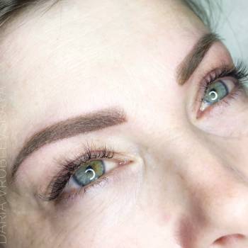 Пудровые брови.Сразу после процедуры.