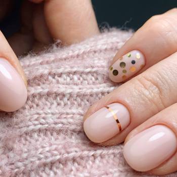 Нежный маникюр Вишневое