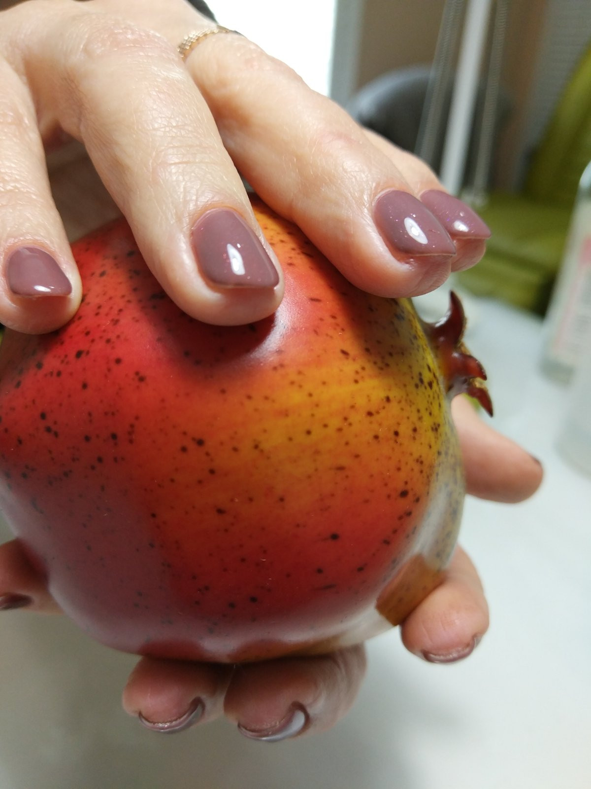 Манікюр на короткі нігті ніжний нюдовий, фото - Студія краси Pomegranate