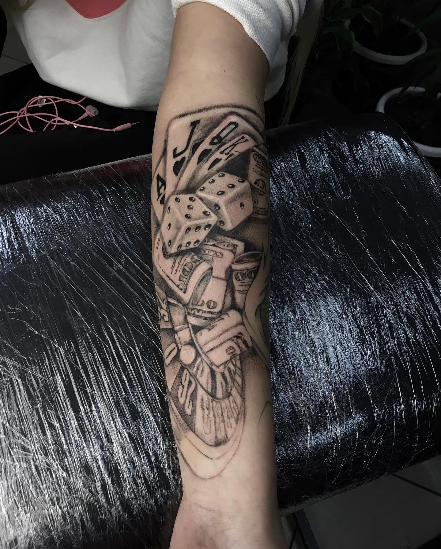 Мужские на предплечье реализм, фото - Тату салон Paint Skin