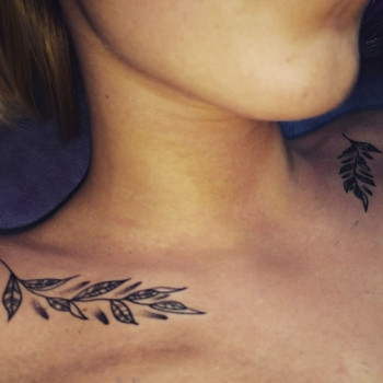 Тату ветвь на ключице, фото - Тату мастер Владимир