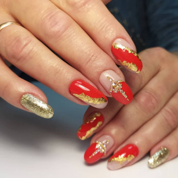 Червоний манікюр новорічний з блискітками, фото - Майстер манікюру Наталя Войтюк