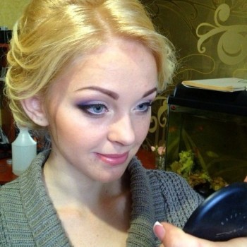 Вечерняя прическа
                    Визажист Катерина Сологуб Николаев