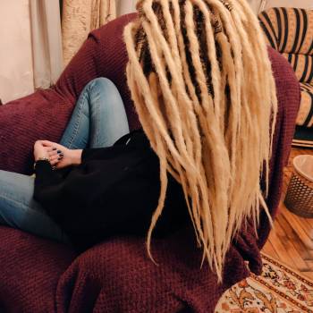 Заплетение д.е дредов