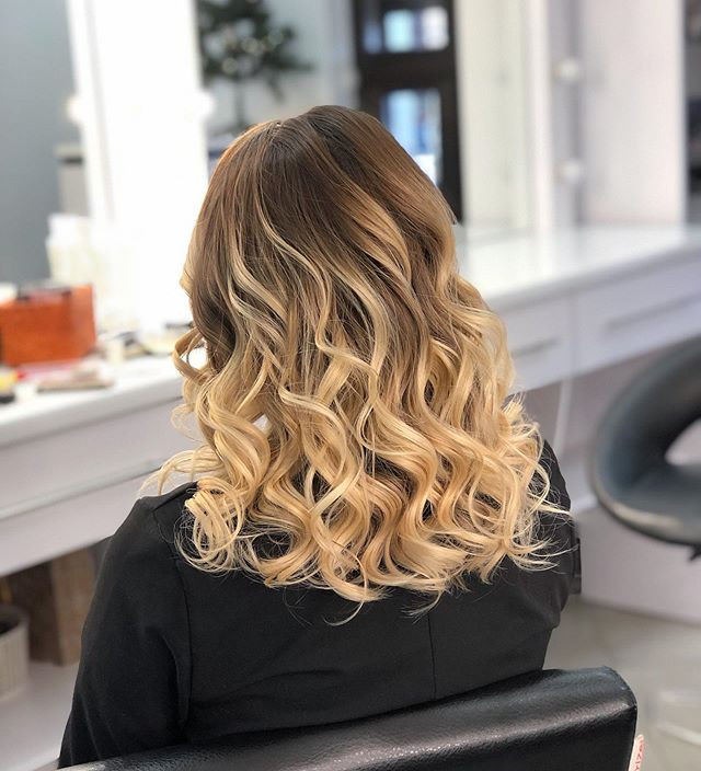 Стрижка на средние волосы блонд балаяж, фото -  Iryna Dalekorei School & Beauty Studio
