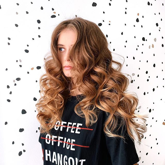 Стрижка на длинные волосы женская укладка волос, фото - Студия красоты Blow&Go