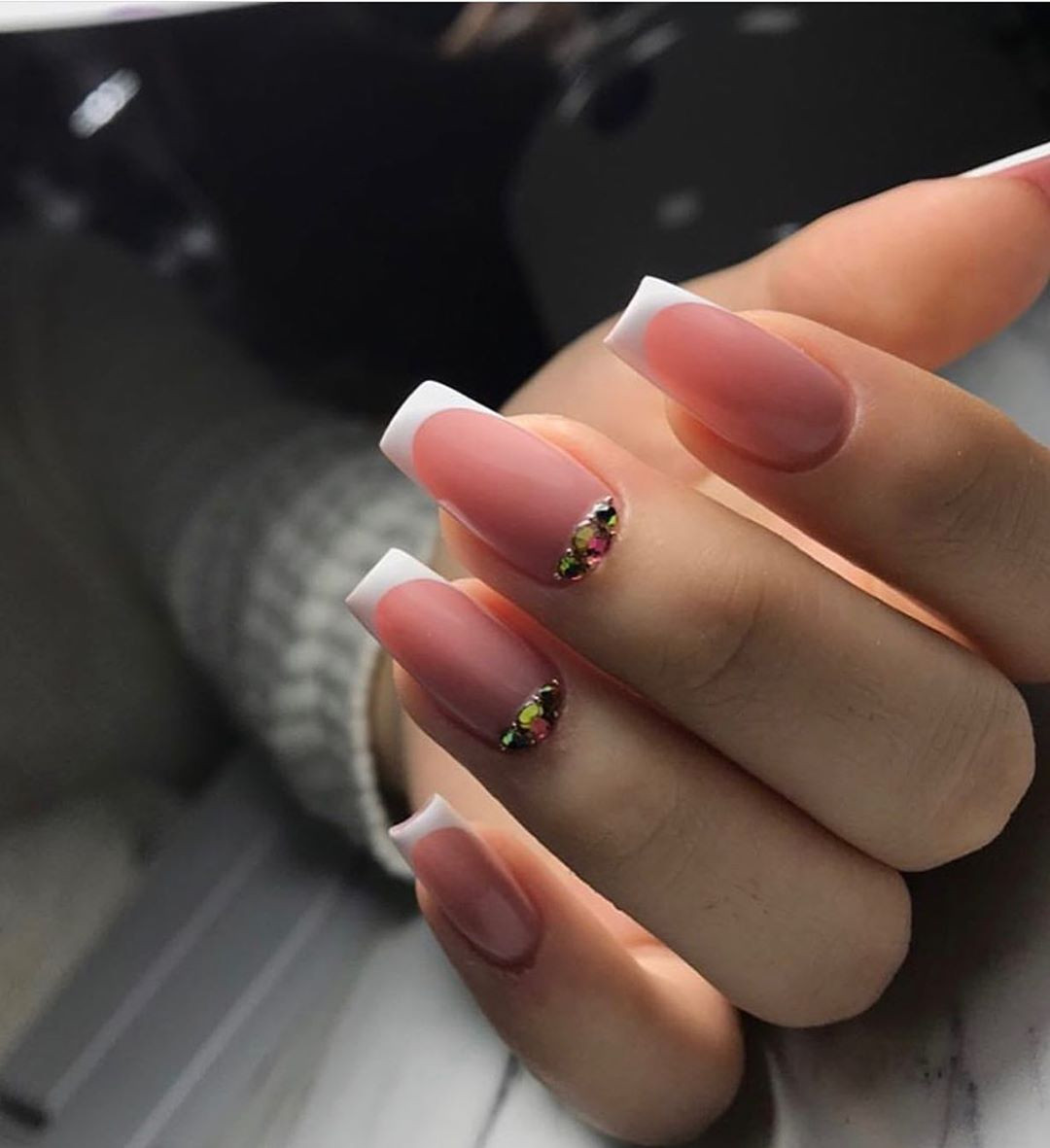 Нюдовый маникюр французский на длинные ногти, фото -  Crystal Hair