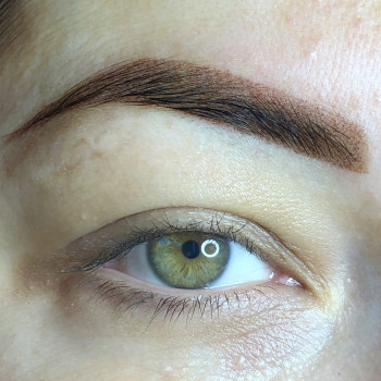 Пудровые брови
                    Мастер перманентного макияжа Зинаида Херсон